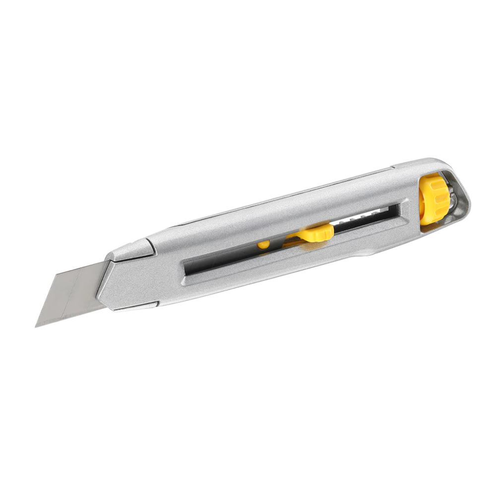 Cumpara acum Cutter interlock metalic, 165mm + o lama segmentata 18mm, Stanley de la Mesterul Minune