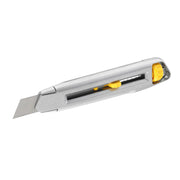 Cumpara acum Cutter interlock metalic, 165mm + o lama segmentata 18mm, Stanley de la Mesterul Minune