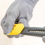 Cumpara acum Cutter cu lama segmentata si blocare prin glisare, 165mm + o lama de la Mesterul Minune