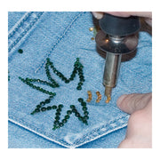 Cumpara acum Set complet pentru decorare cu strasuri si nituri, include 440 de de la Mesterul Minune