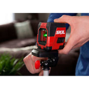 SKIL 1912 AA Nivela laser cu linie în cruce, lumina verde, raza actiune 20m, prindere trepied 1/4, Accu Li-Ion, include incarcator micro USB si clema de prindere