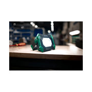 Cumpara acum Proiector LED portabil 13133, 2800 lumeni, 3 trepte de lumina, baterie de la Mesterul Minune