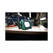 Cumpara acum Proiector LED portabil 13133, 2800 lumeni, 3 trepte de lumina, baterie de la Mesterul Minune