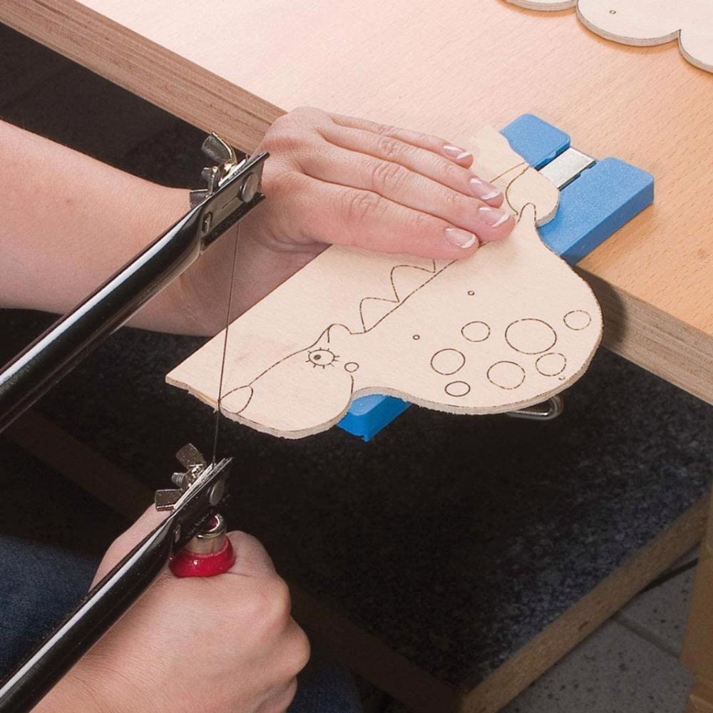 Pebaro 935, Set traforaj pentru incepatori, masa de taiat cu locas de fixare + burghiu pentru traforaj + alte accesorii