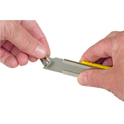 Stanley 8-10-421, Cutter FatMax in carcasa metalica, 160mm + o lama segmentata 9mm