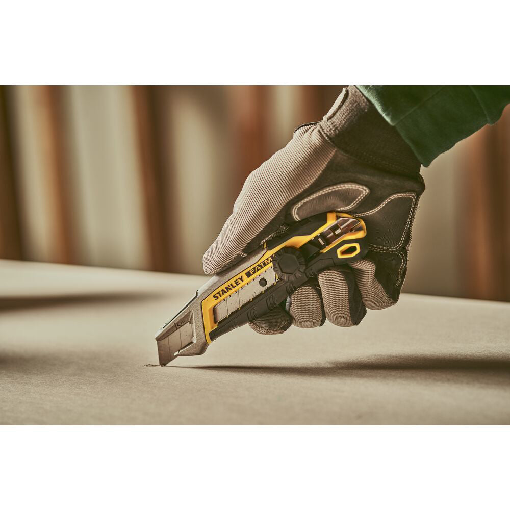 Stanley FMHT10592-0, Cutter Snap-Off FatMax cu blocare prin roata, 170mm, + o lama segmentata 18mm