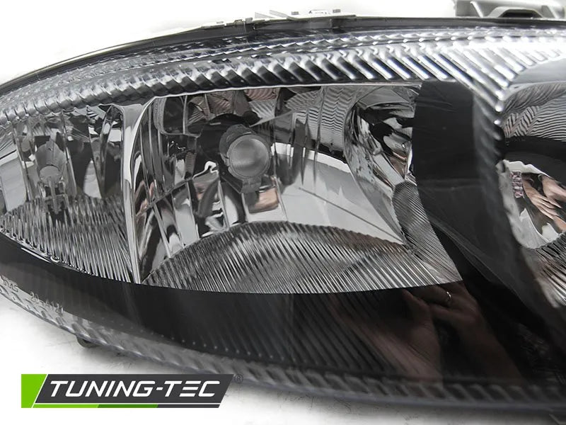 Far negru TYC partea dreapta - ALFA ROMEO 147 - FAR03R