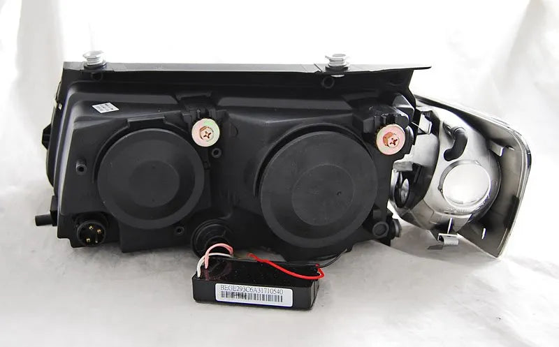 Faruri Angel Eyes pentru Volkswagen Passat 3B 11.96-08.00 Tuning-Tec - LPVWJ2