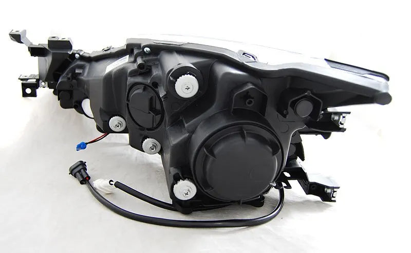 Faruri pentru Mazda 6 II 2010-2012 Tuning-Tec - LPMA06