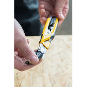 Stanley STHT10266-1, Cutter bimaterial cu blocare prin glisare, 175mm, + 3 lame segmentate 18mm