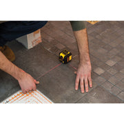 Stanley STHT77502-1, nivela laser cross 90, cu linie in cruce + un fascicul 90 grade, lumina rosie, auto-nivelare, prindere cu clema, QuickLink, raza actiune 12m, include 2 baterii AA, clema si husa