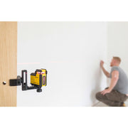 Stanley STHT77640-1, nivela laser cross 360 grade, cu linie in cruce, lumina rosie, prindere trepied, Quicklink, raza actiune 20m, include 4 baterii AA, trepied si husa