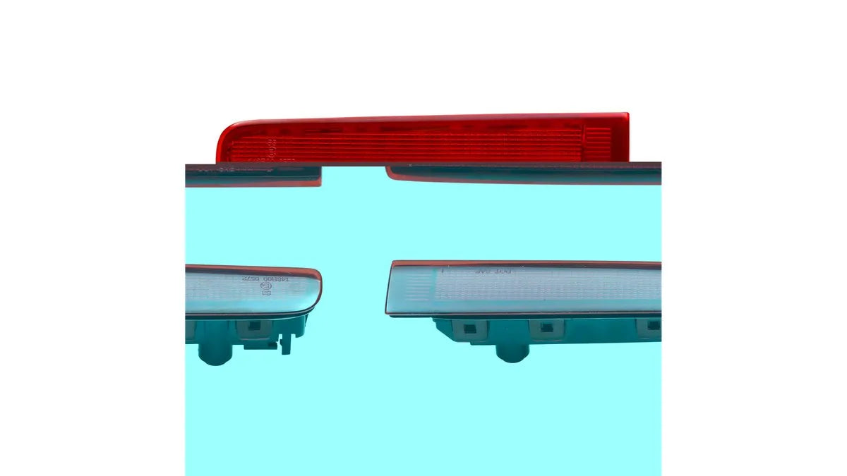 Stop frana suplimentar (al 3-lea stop) rosu Volkswagen Transporter T5 - AM-VARWW0012