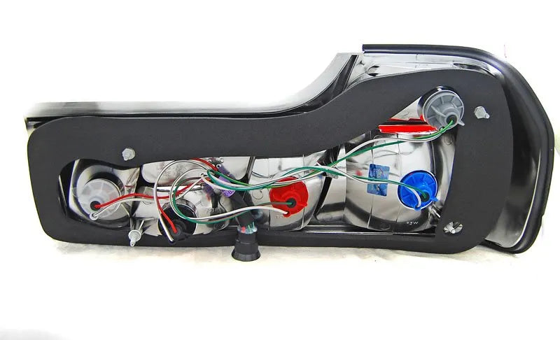 Stopuri rosu-alb pentru BMW E32 06.1886-04.1994 Tuning-Tec - LTBM20