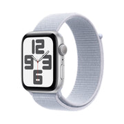 Cumpara Resigilat: Apple Watch SE GPS, 40mm Silver Aluminium Case, Blue Cloud Sport Loop de la Mesterul Minune
