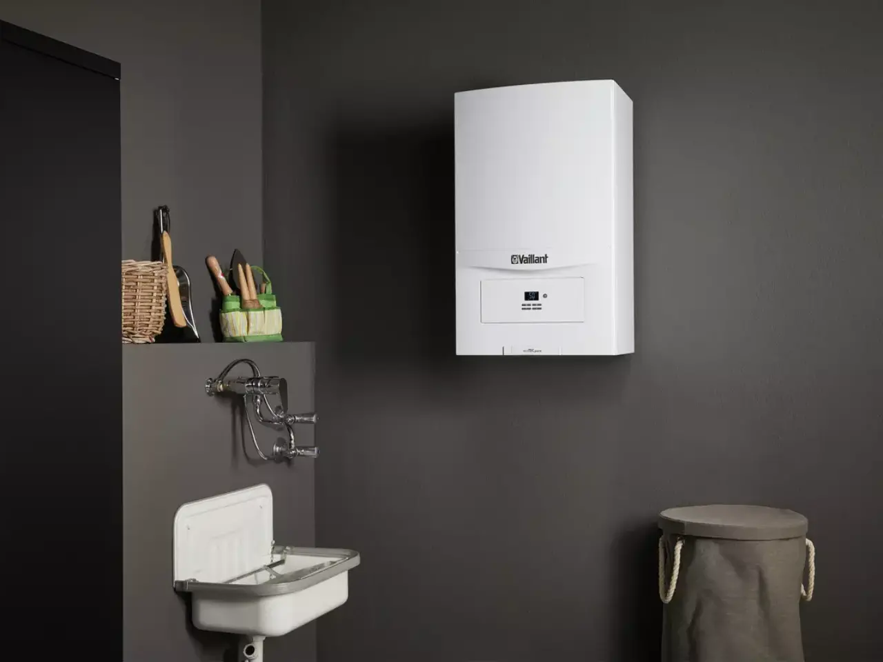 Centrala termica in condensatie Vaillant ecoTEC Pure VUW 286/7-2, 28 kw, murala, afisaj digital, schimbator caldura inox, kit de evacuare