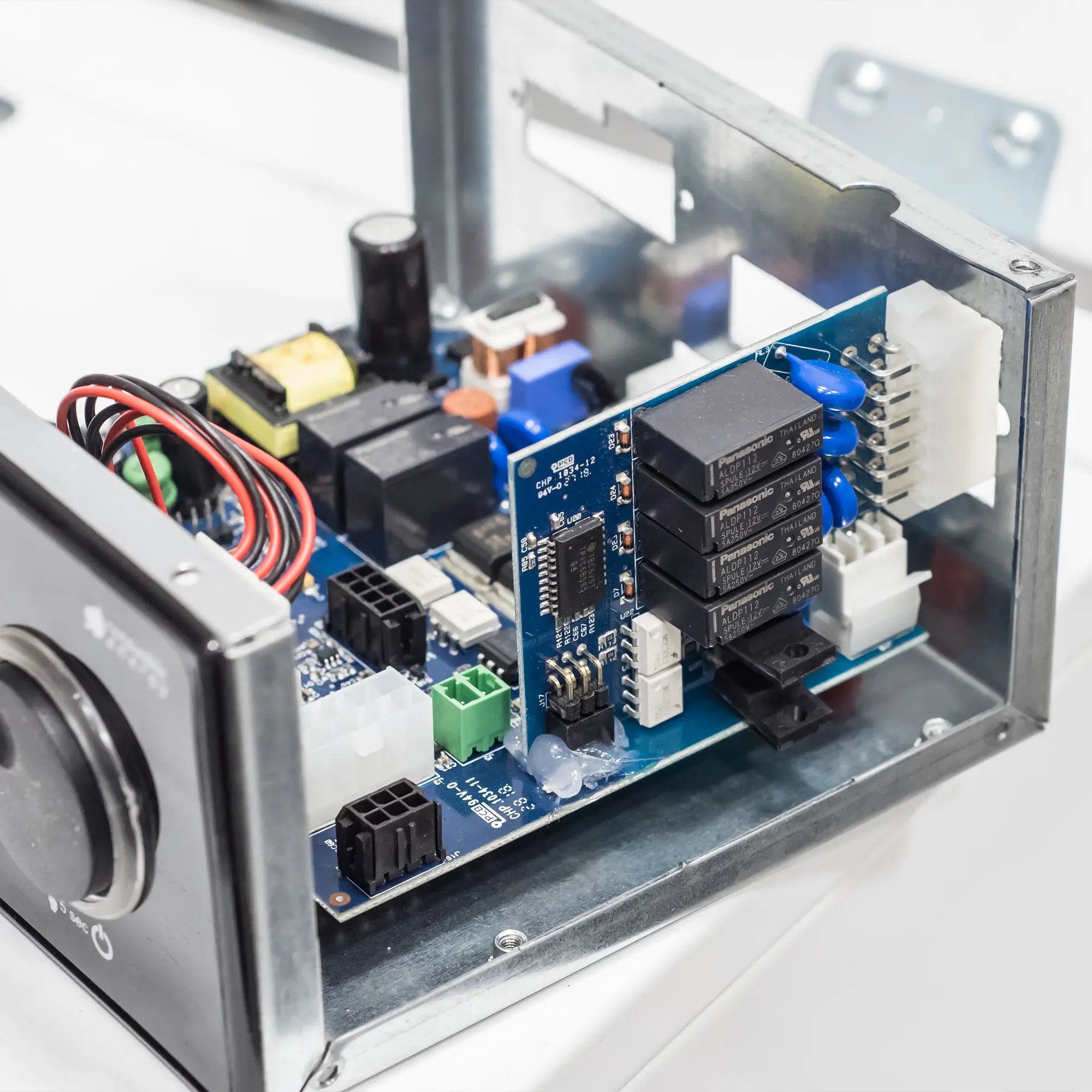 Centrala termica pe peleti Fornello Lidya Compact Plus 25 kw, curatare automata arzator si mecanica schimbator, echipata cu pompa electronica Grundfos, vas expansiune, grup siguranta integrat, arzator inox, clasa A+