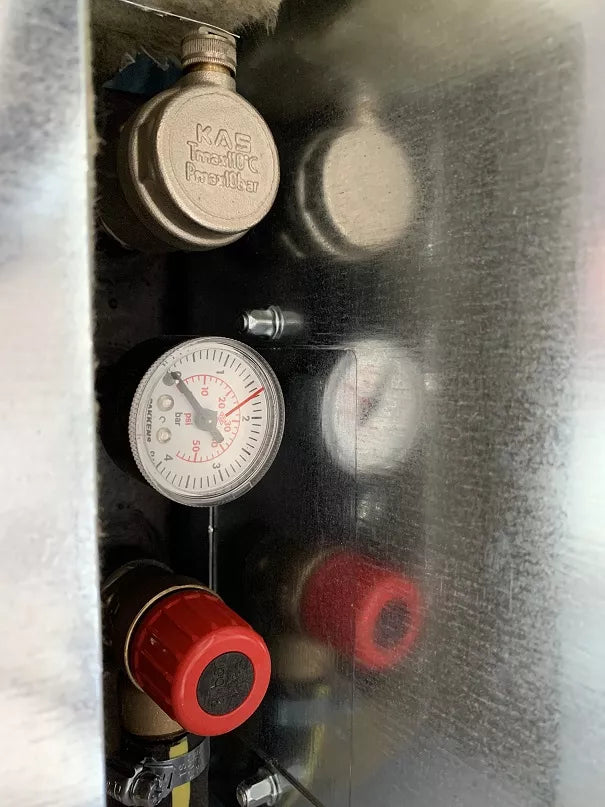 Centrala termica pe peleti Fornello Lidya Compact Plus 25 kw, curatare automata arzator si mecanica schimbator, echipata cu pompa electronica Grundfos, vas expansiune, grup siguranta integrat, arzator inox, clasa A+