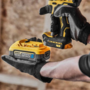 Masina de gaurit si insurubat DeWalt DCD800H2T, max 90 Nm, cu 2 acumulatori Powerstack 18V / 5.0Ah, in valiza de transport