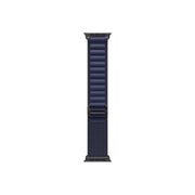 Cumpara Curea Apple pentru Apple Watch 49mm Navy Alpine Loop, Large, Black Titanium Finish de la Mesterul Minune