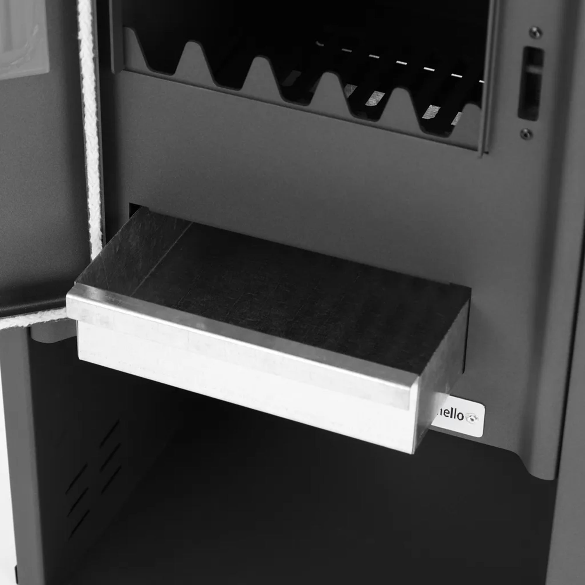 Pachet incalzire si apa calda pentru 2 camere Termosemineu pe lemne, brichete si carbune Fornello Roma E, 22 kW, 49x45x103 cm, teava PPR cu fitinguri, boiler termoelectric 100l, vas expansiune, pompa circulatie, kit evacuare, calorifere si kit montaj