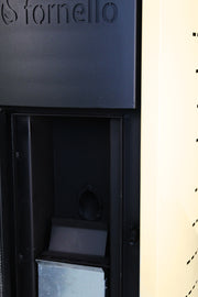 Pachet Termosemineu pe peleti Fornello Royal Ivory 18 kW, complet echipat cu pompa, vas expansiune, automatizare, culoare crem, Boiler, kit evacuare 3.5 ml, Termostat Salus 091FLRFV2 Aspirator Cenusa, Calorifere si Fitinguri