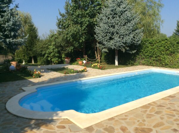 Piscina din fibra de sticla Aquacris 7,5 x 3,6 x 1,5 m
