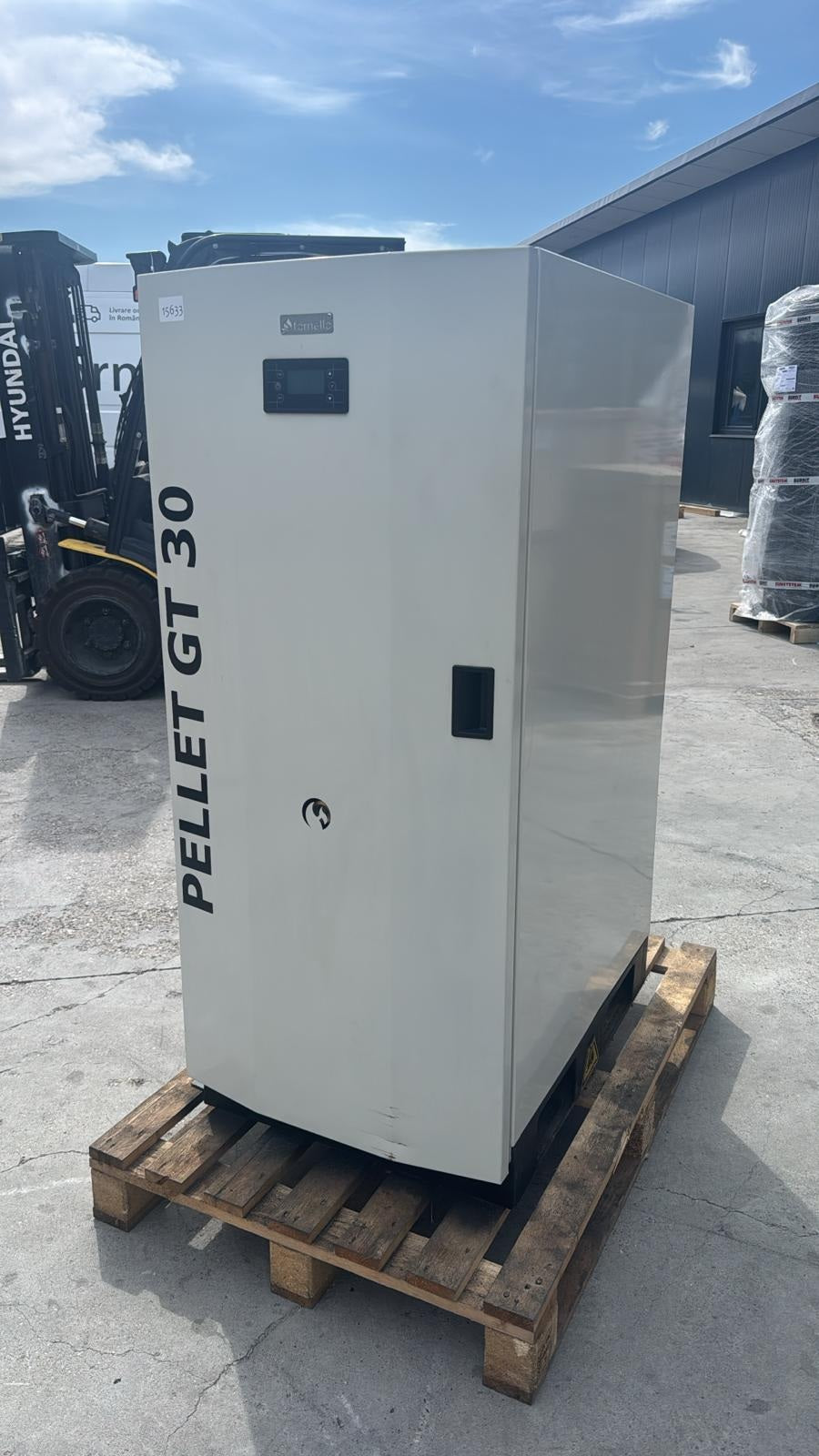 PRODUS RECONDITIONAT DAR IN STARE DE FUNCTIONARE 15633 !!! Centrala termica pe peleti Fornello GT 30 Standard, echipata cu pompa circulatie Wilo, vas expansiune, manometru, supapa de siguranta, curatare mecanica arzator de peleti