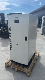 PRODUS RECONDITIONAT DAR IN STARE DE FUNCTIONARE 15633 !!! Centrala termica pe peleti Fornello GT 30 Standard, echipata cu pompa circulatie Wilo, vas expansiune, manometru, supapa de siguranta, curatare mecanica arzator de peleti