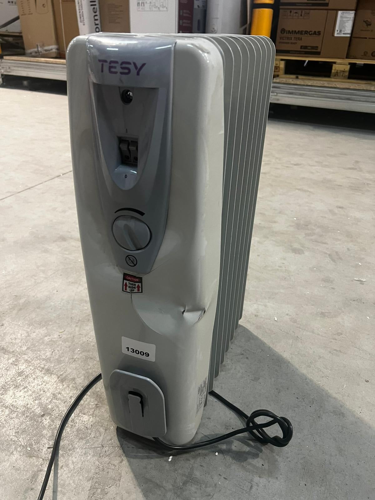 PRODUS RESIGILAT, NOU, IN PERFECTA STARE DE FUNCTIONARE 13009 !!! Calorifer electric TESY CB 2009 E01R, 2000 W, 9 elementi, 3 trepte de putere, Termostat de siguranta, Termostat reglabil, Protectie anti-inghet