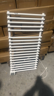 PRODUS RESIGILAT CU DEFECTE ESTETICE DAR IN PERFECTA STARE DE FUNCTIONARE cod 7056 !!! Radiator (calorifer) baie portprosop electric iVigo EHR 5019, 450 W, 500x1000 mm, culoare alb