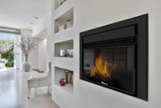 Semineu incastrabil pe peleti cu aer cald Fiama INSERT 11 kw, aprindere electrica, tiraj fortat, wifi, focar din fonta, recomandat pentru 110 mp