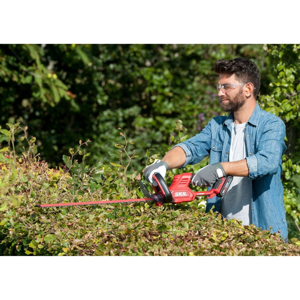 Cumpara acum Foarfece de tuns gard viu SKIL 0430 CA, 20V, 55cm, 2800/min, doar de la Mesterul Minune