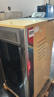 PRODUS, RECONDITIONAT, USOR LOVIT DAR IN PERFECTA STARE DE FUNCTIONARE cod 6029 !!! Termoșemineu Fornello Primo Truva 25 kW Ivory cu kit complet încorporat pentru sistemul de încălzire,pompa de circulatie,vas de expansiune,supape de siguranta,Sistem