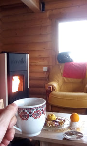 Termosemineu centrala peleti Fornello Royal 25 kw , complet echipat pentru incalzire, pompa, vas expansiune, automatizare, telecomanda, buncar peleti tiraj fortat culoare Ivory (crem)