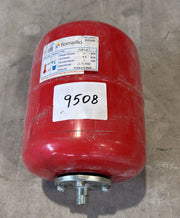 PRODUS RESIGILAT CU DEFECTE ESTETICE DAR IN PERFECTA STARE DE FUNCTIONARE 9508 !!! Vas expansiune termic Fornello 8 litri, vertical culoare rosu, presiune maxima 10 bar, membrana EPDM