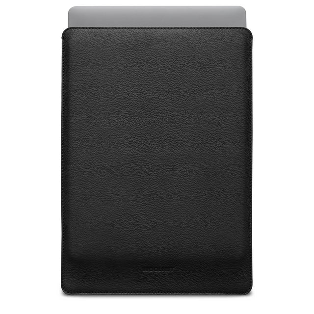 Cumpara Husa de protectie Woolnut pentru MacBook Air 15", Piele, Negru de la Mesterul Minune